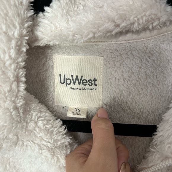 UpWest Sherpa quarter zip, size XS, in EUC! - Picture 4 of 10